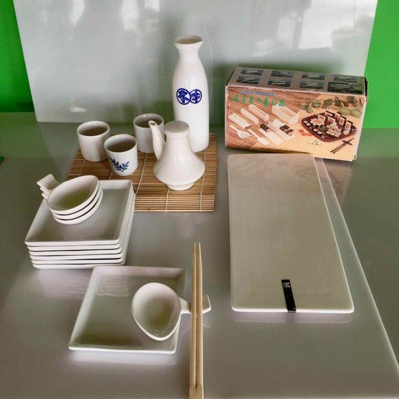 Sushi Set - Picture 1 of 6